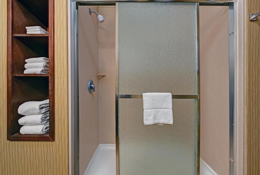 Room image 4